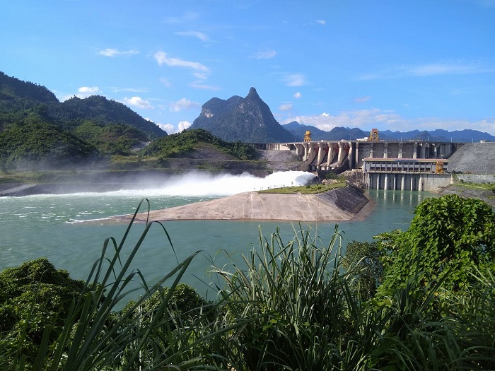 hồ thủy điện Tuyên Quang