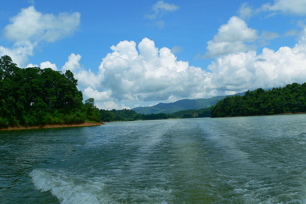 Hồ Pá Khoang - du lịch Điện Biên
