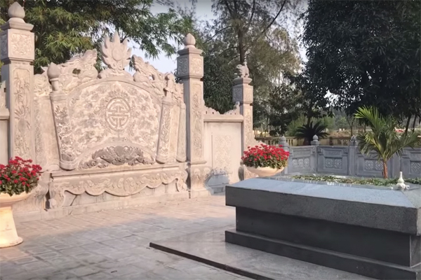 mộ đại thi hào Nguyễn Du
