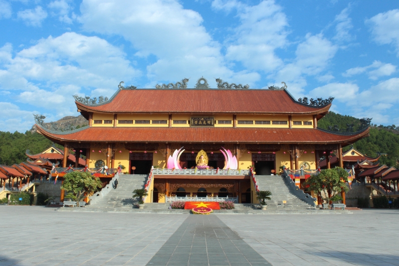 Giới thiệu về Chùa Ba Vàng - Điểm du lịch tâm linh nổi tiếng Quảng  Ninh